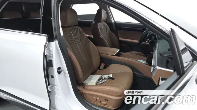 Hyundai Grandeur Grandeur (GN7) 2.5 Бензин 2WD — Фото автомобиля 26