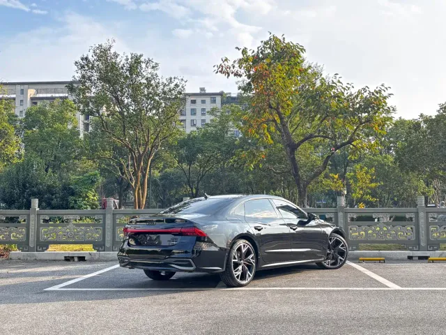 Audi A7L — Фото автомобиля 4