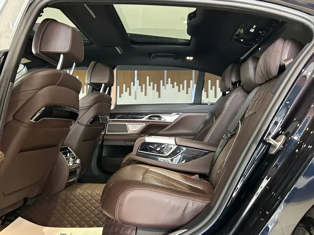 BMW 7 Series — Фото автомобиля 20