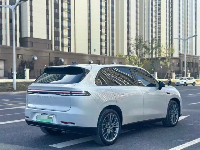 Leapmotor C10 — Фото автомобиля 7