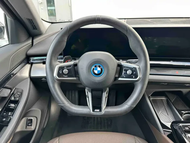 BMW i5 — Фото автомобиля 7