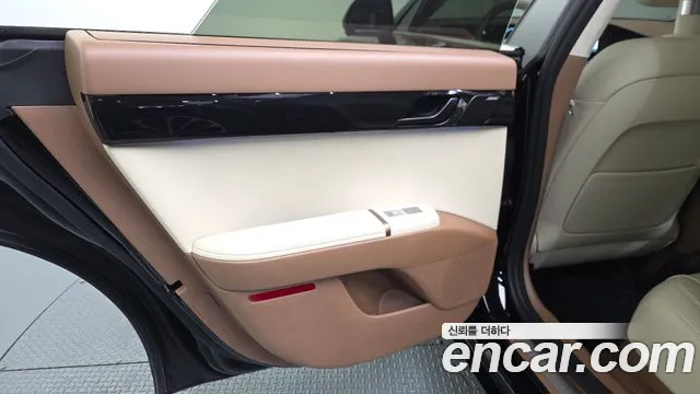 Hyundai Grandeur Grandeur (GN7) 2.5 Бензин 2WD — Фото автомобиля 24