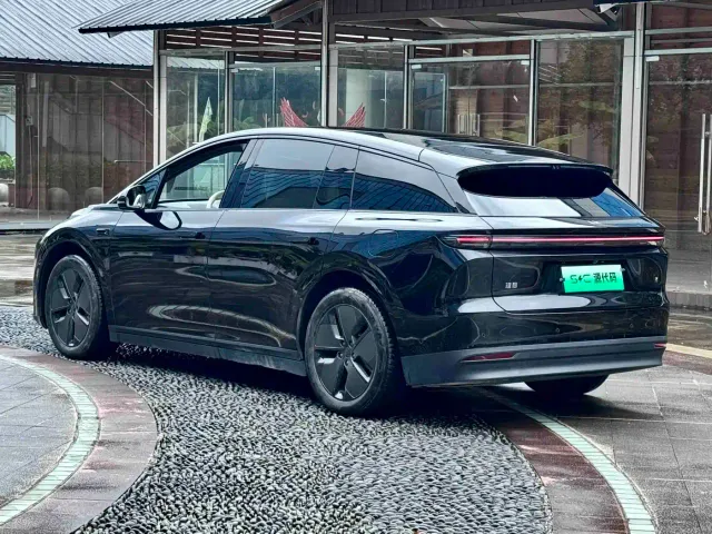Li Auto i6 — Фото автомобиля 14