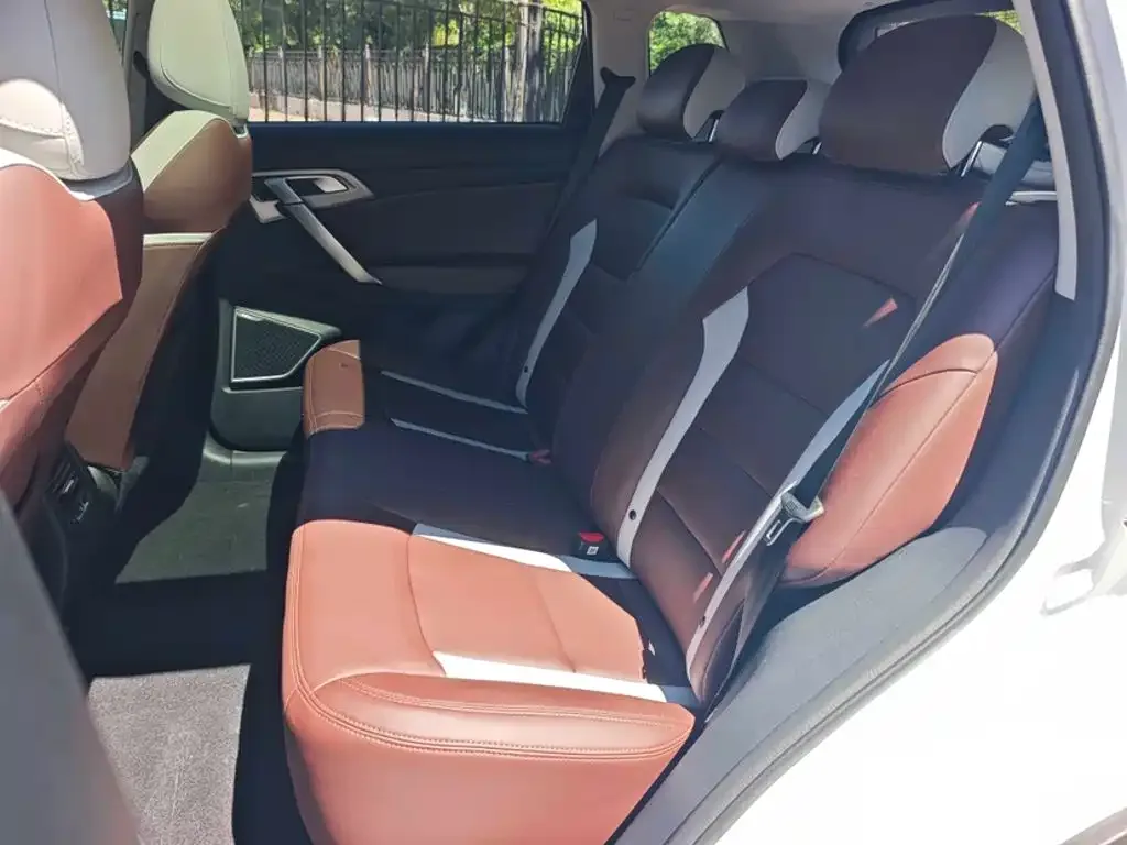 Geely Boyue 2022 1.8TD DCT Elegance — Фото автомобиля 16