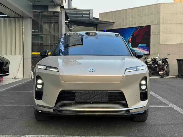 Nio ES8 — Фото автомобиля 3