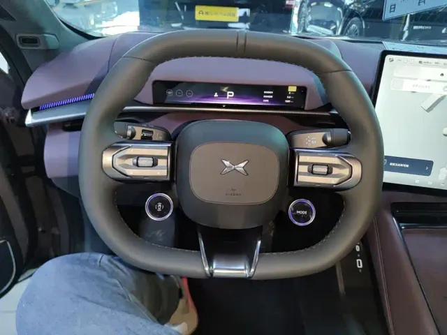 Xpeng P7 — Фото автомобиля 10