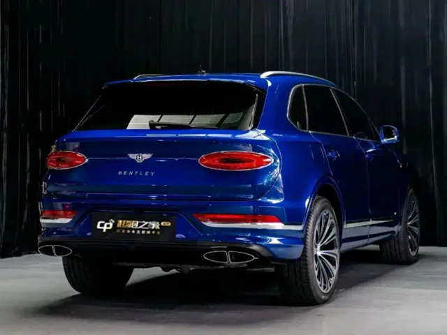Bentley Bentayga — Фото автомобиля 7