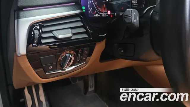 BMW 5 Series G30 — Фото автомобиля 27