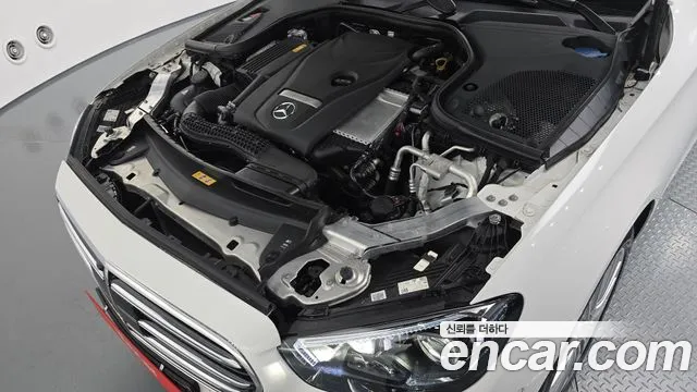 Mercedes-Benz E-Class — Фото автомобиля 6