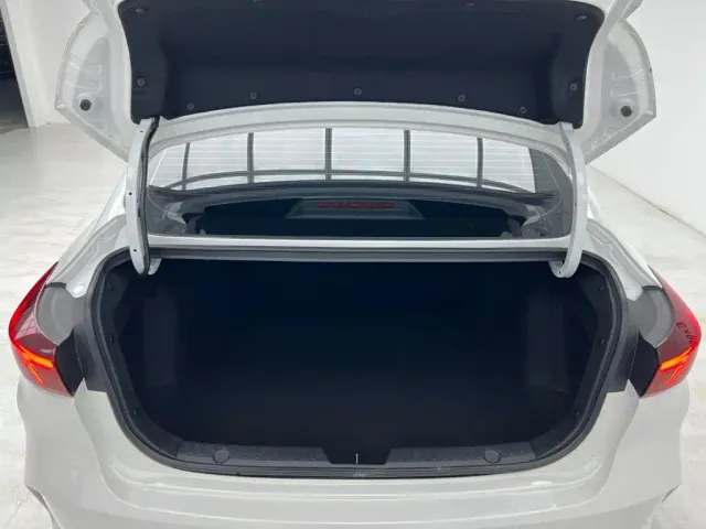 Changan Eado — Фото автомобиля 14