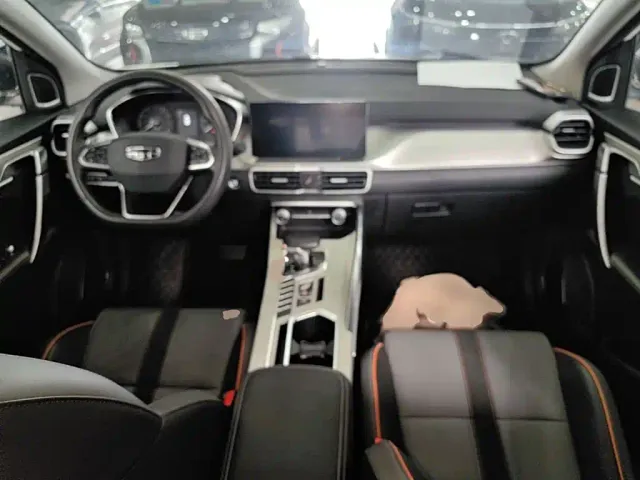 Geely Binyue — Фото автомобиля 5