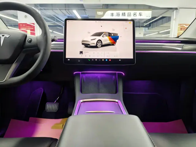 Tesla Model Y — Фото автомобиля 5