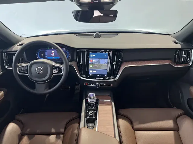 Volvo S60 — Фото автомобиля 8