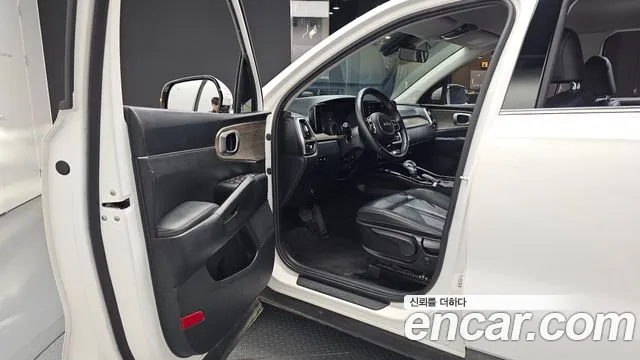 Kia Sorento Sorento 4-е поколение Бензин 2.5T 2WD — Фото автомобиля 9
