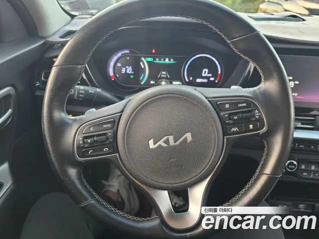 Kia Niro — Фото автомобиля 7