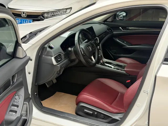 Honda Accord — Фото автомобиля 3