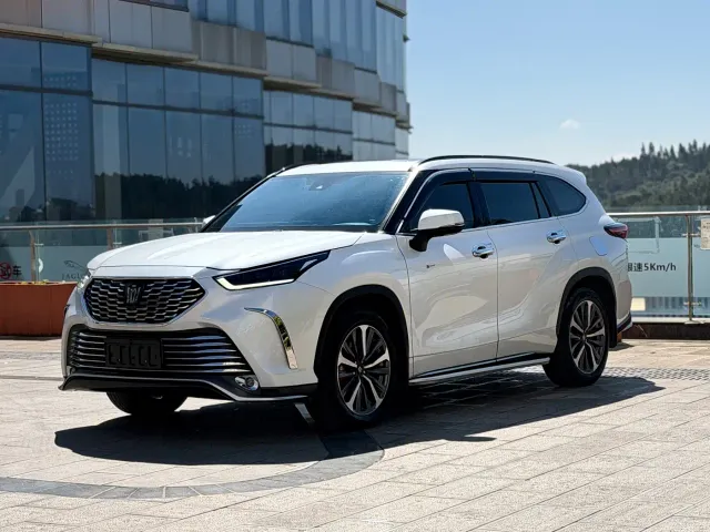 Фотография автомобиля — Toyota Crown Kluger