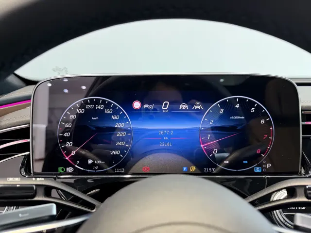 Mercedes-Benz E-Class — Фото автомобиля 8