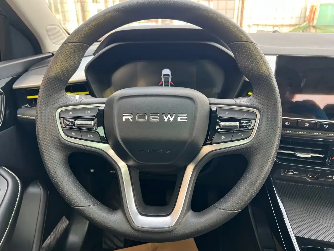 Roewe Roewe i5 2021 1.5L CVT Diamond Edition — Фото автомобиля 17