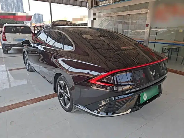 Wuling Starlight — Фото автомобиля 4