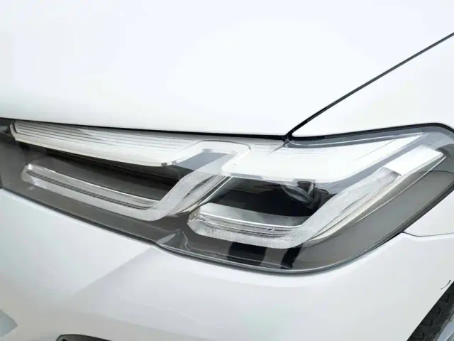 BMW 5 Series — Фото автомобиля 14