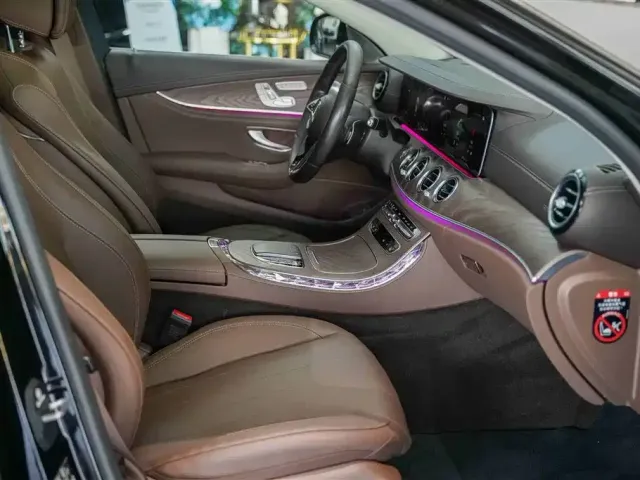 Mercedes-Benz E-Class — Фото автомобиля 15