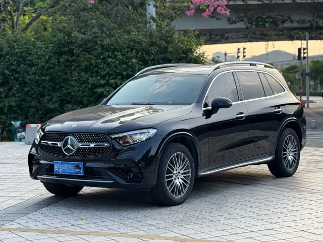 Фотография автомобиля — Mercedes-Benz GLC-Class