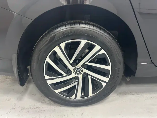 Volkswagen Lavida — Фото автомобиля 18