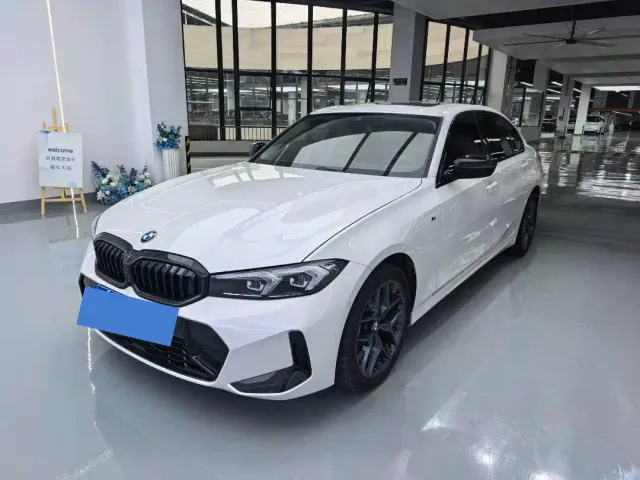 Фотография автомобиля — BMW 3 Series