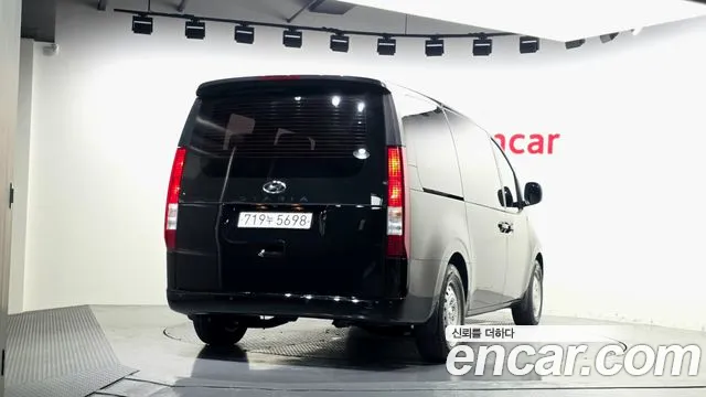 Hyundai Staria Staria Tourer 11 мест — Фото автомобиля 4