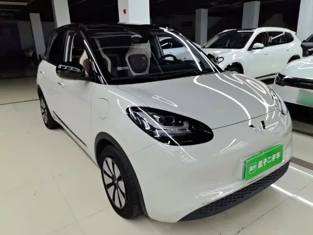 Wuling Bingo — Фото автомобиля 3