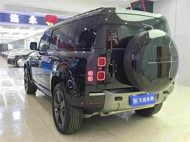 Land Rover Defender — Фото автомобиля 15