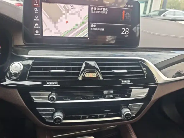 BMW 5 Series — Фото автомобиля 17