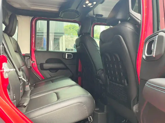 Jeep Wrangler 4xe — Фото автомобиля 8