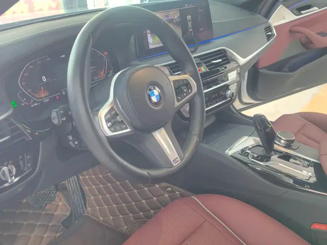 BMW 5 Series — Фото автомобиля 15