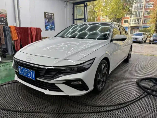 Фотография автомобиля — Hyundai Elantra