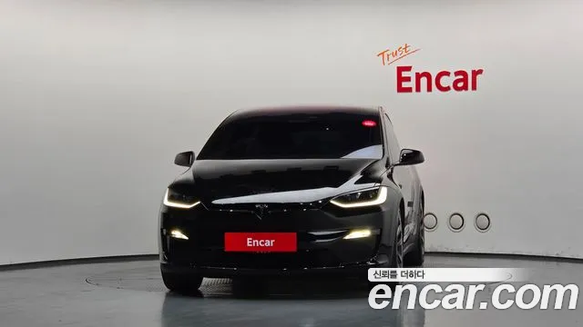 Tesla Model X — Фото автомобиля 3