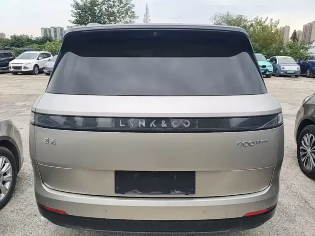 Lynk & Co 900 — Фото автомобиля 5