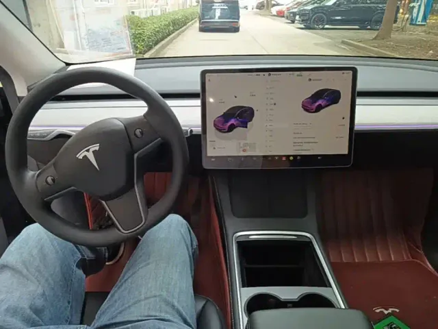 Tesla Model Y — Фото автомобиля 9