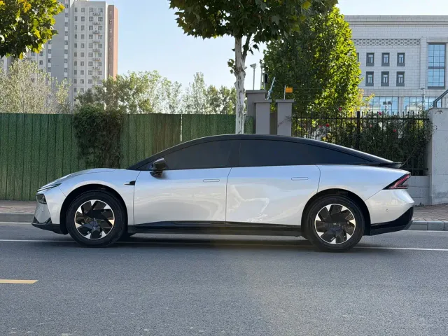 Xpeng P7+ — Фото автомобиля 7