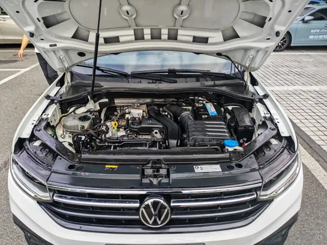 Volkswagen Tiguan L — Фото автомобиля 17