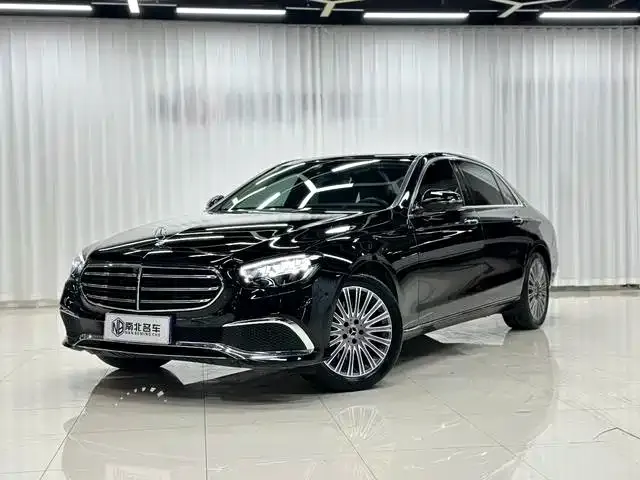 Фотография автомобиля — Mercedes-Benz E-Class