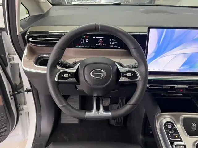 GAC Trumpchi E8 — Фото автомобиля 3