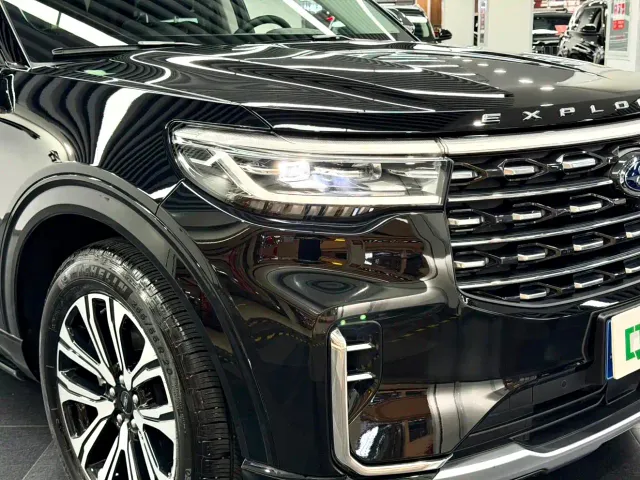 Ford Explorer — Фото автомобиля 14