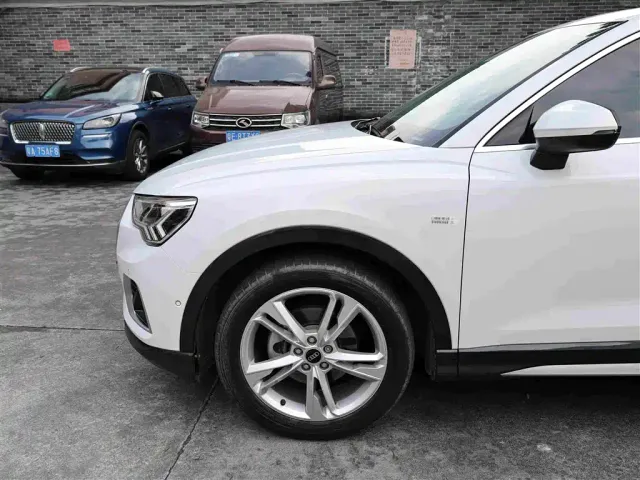 Audi Q3 — Фото автомобиля 25