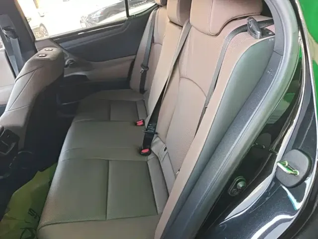 Lexus ES — Фото автомобиля 16