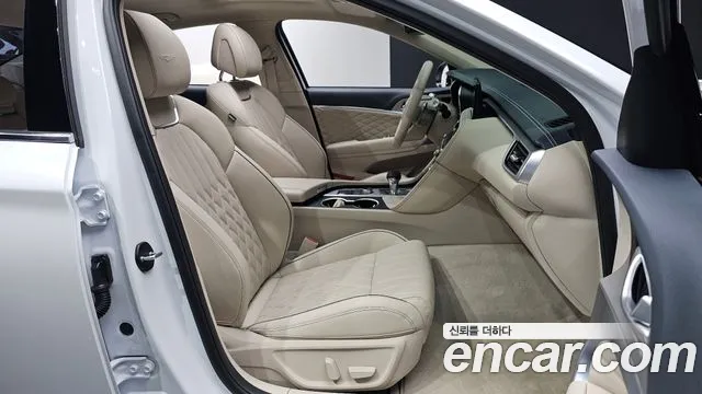 Genesis G70 New — Фото автомобиля 12