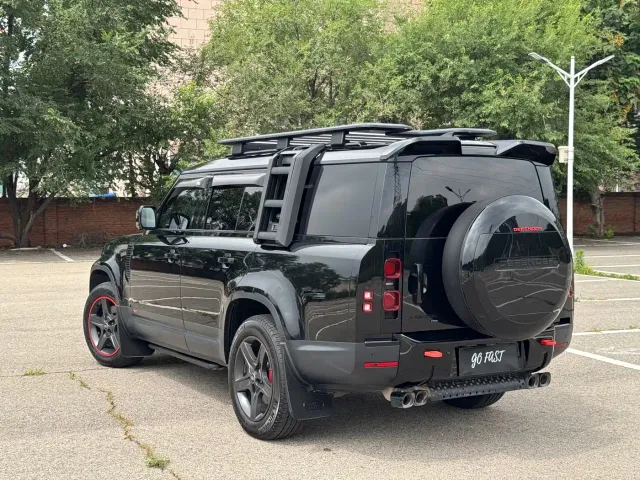 Land Rover Defender — Фото автомобиля 6