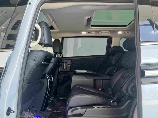 Honda Elysion — Фото автомобиля 5