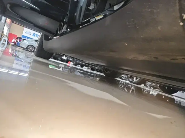 Tesla Model Y — Фото автомобиля 20